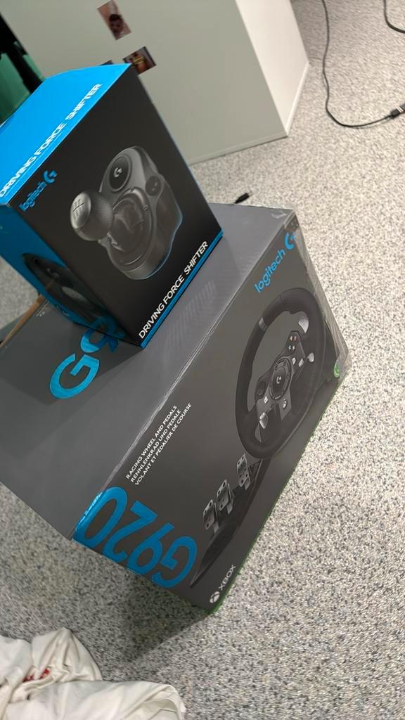Logitech xbox EN playstation met hulp van een adapter, Spelcomputers en Games, Games | Overige, Zo goed als nieuw, Simulatie, 1 speler