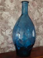 Grote blauwe  glazen fles/vaas, Ophalen, 50 tot 75 cm, Blauw, Glas