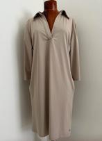 Beige Triple Nine travelstof jurk in maat M, Kleding | Dames, Jurken, Maat 38/40 (M), Beige, Ophalen of Verzenden, Zo goed als nieuw