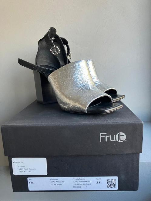Supermooie zilver/zwart leren sandalettes van Fru.It – mt 38, Kleding | Dames, Schoenen, Zo goed als nieuw, Sandalen of Muiltjes