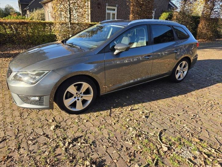 Seat Leon 1.4 Ecotsi 150pk 2017 Grijs, Auto's, Seat, Particulier, Leon, ABS, Achteruitrijcamera, Airbags, Airconditioning, Android Auto