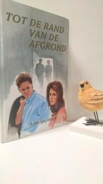 Hoorn, Arjen van; Tot de rand van de afgrond, Ophalen of Verzenden, Gelezen