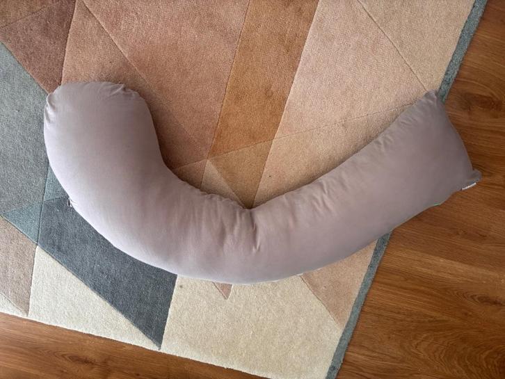 Litollo Maternity Pillow, Huis en Inrichting, Woonaccessoires | Kussens, Zo goed als nieuw, Beige, Rond, Ophalen of Verzenden