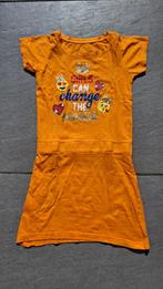 Koningsdag oranje voetbal jurk 122-128 smiley emoticon, Ophalen of Verzenden, Zo goed als nieuw, Kostuum, Oranje of Koningsdag