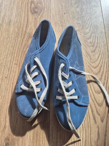 Blauwe leren schoenen met ster maar 40 beschikbaar voor biedingen