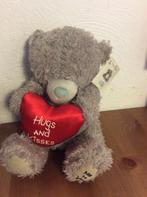 Me to You beer "Hugs and Kisses" blue nose zittend 20 cm, Verzamelen, Beren en Cherished Teddies, Stoffen beer, Ophalen of Verzenden