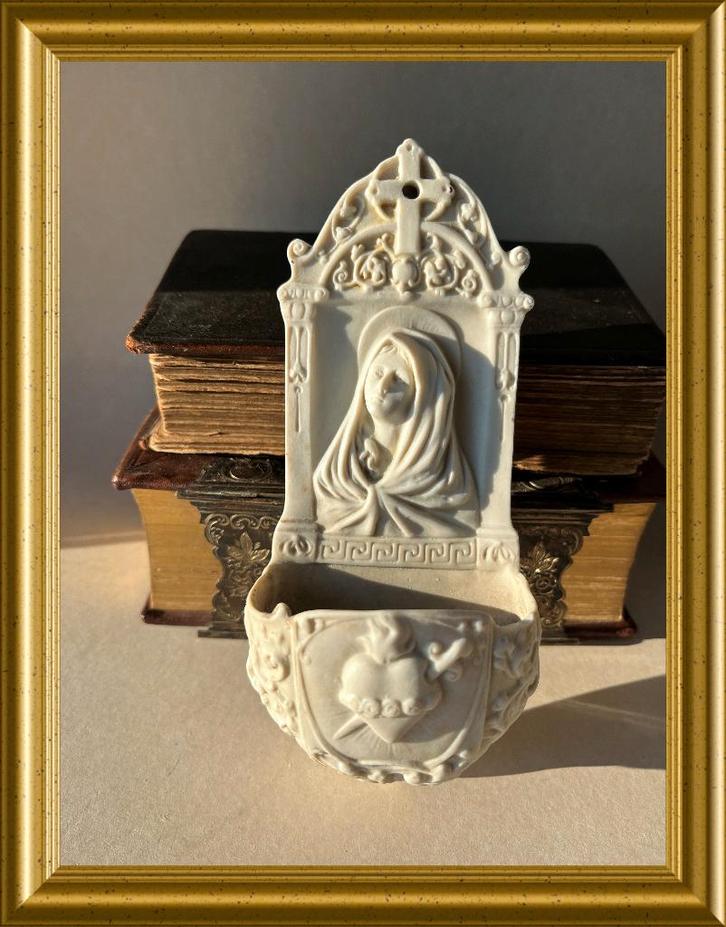 Antiek biscuit wijwatervaatje: Maria, Antiek en Kunst, Antiek | Religie, Ophalen of Verzenden