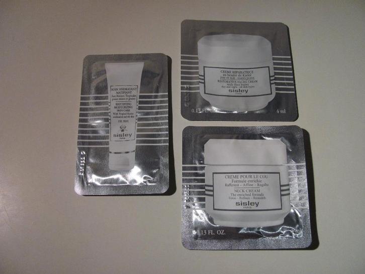 3x Sisley creme proefje / sample / monstertje, Sieraden, Tassen en Uiterlijk, Uiterlijk | Gezichtsverzorging, Nieuw, Verzorging