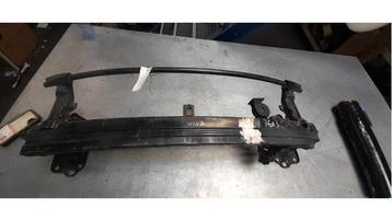 Bumperframe voor van een Kia Carens beschikbaar voor biedingen