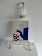 CHEVALET DE TABLE.  —. VINTAGE TAFELEZEL LUCITE., Ophalen of Verzenden