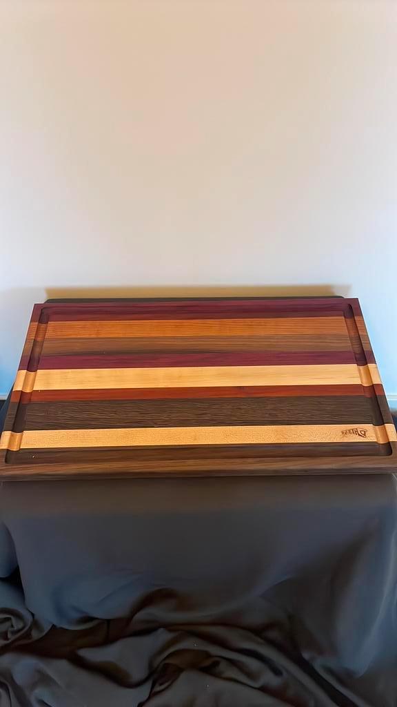 Handgemaakte hardhouten snijplank, Huis en Inrichting, Keuken | Keukenbenodigdheden, Nieuw, Ophalen of Verzenden