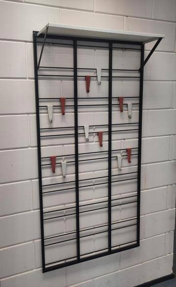 Vintage metalen kapstok toonladder Pilastro wandkapstok  beschikbaar voor biedingen
