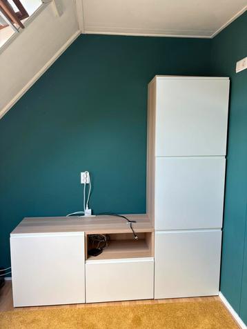 Ikea Besta TV meubel in nieuwstaat incl hoge kast beschikbaar voor biedingen