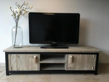 Steigerhouten Tv meubel, stalen onderstel uit eigen fabriek! beschikbaar voor biedingen