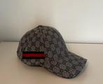 Grijs/silfer Gucci Pet met GG-patroon, Ophalen of Verzenden, Zo goed als nieuw, One size fits all, Pet
