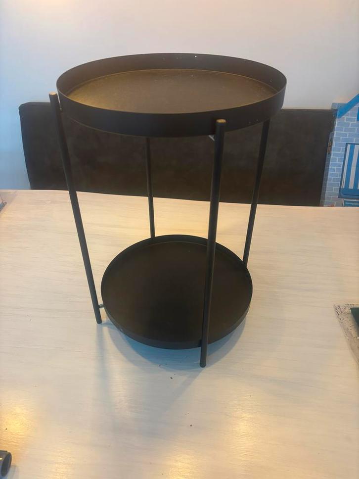 Stijlvolle zwarte bijzettafel, Huis en Inrichting, Tafels | Bijzettafels, Zo goed als nieuw, Rond, 45 tot 60 cm, Minder dan 55 cm