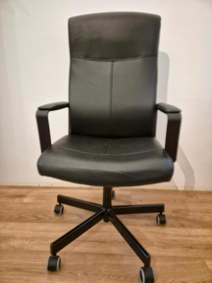 Nieuwstaat Ikea Millberget bureaustoel, Huis en Inrichting, Bureaustoelen, Zo goed als nieuw, Zwart, Ophalen