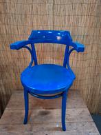 Blauwe thonet stoel, Ophalen