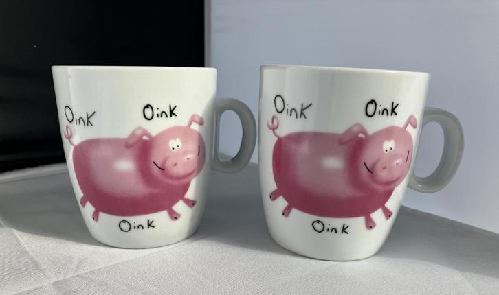 Kopjes varken, Huis en Inrichting, Keuken | Servies, Gebruikt, Kop(pen) en/of Schotel(s), Overige stijlen, Aardewerk, Ophalen of Verzenden