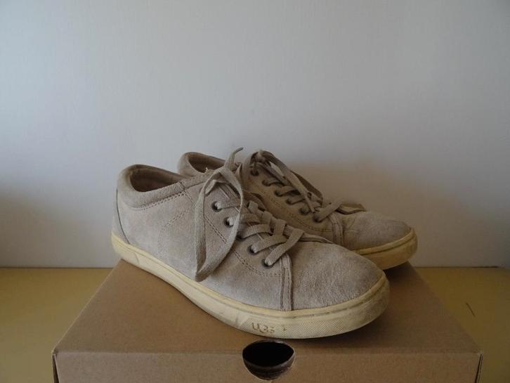 Uggs beige sneakers mt 39, Kleding | Dames, Schoenen, Nieuw, Sneakers of Gympen, Beige, Verzenden