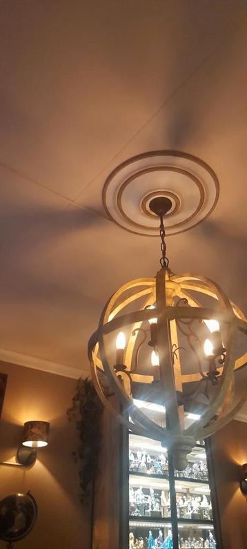 Houten hanglamp cq kroonluchter  beschikbaar voor biedingen