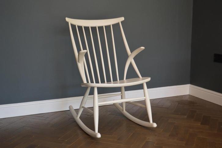 Prachtige Illum Wikkelso Schommelstoel Stoel Rocking Chair, Huis en Inrichting, Stoelen, Gebruikt, Eén, Hout, Wit, Ophalen of Verzenden