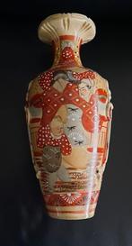 Brocante, antieke japanse satsuma vaas - 30 cm., Antiek en Kunst, Antiek | Vazen, Ophalen of Verzenden