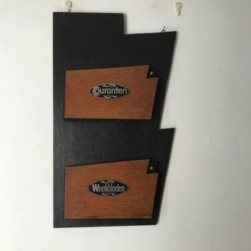 Art Deco wand kranten/lectuur hanger beschikbaar voor biedingen