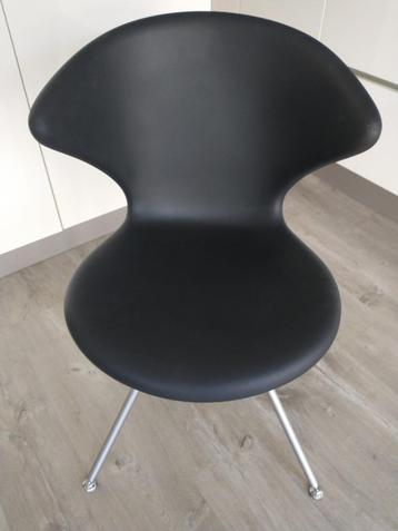 Eetkamerstoelen leer design  50,- p/st beschikbaar voor biedingen