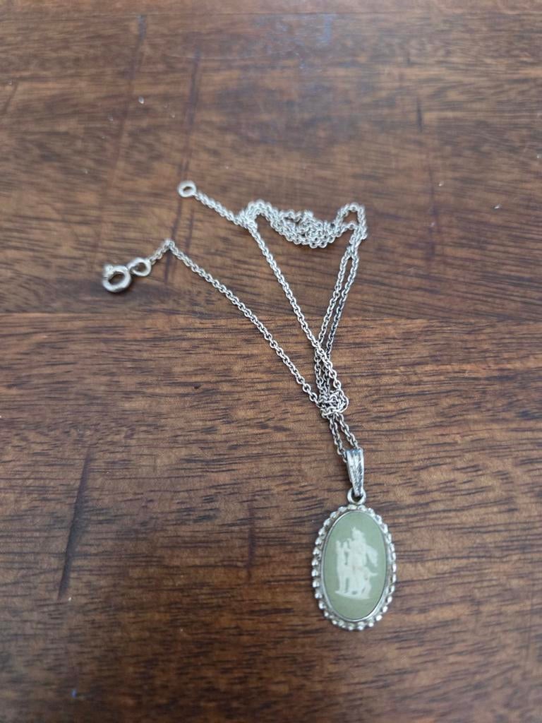 Vintage Zilveren Ketting met Wedgwood Hanger, Overige voorstellingen, Niet beschikbaar, Onbekend, Ophalen of Verzenden