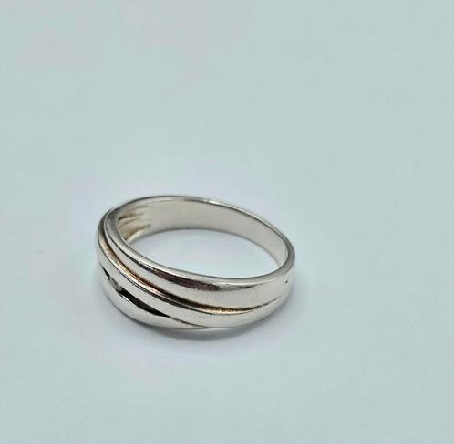 Zilveren Ring met Steentje, Sieraden, Tassen en Uiterlijk, Ringen, Zo goed als nieuw, Dame, 17 tot 18, Zilver, Zilver, Verzenden