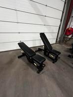 2 Technogym Pure Strength Adjustable Bench, Ophalen, Gebruikt, Fitnessbank