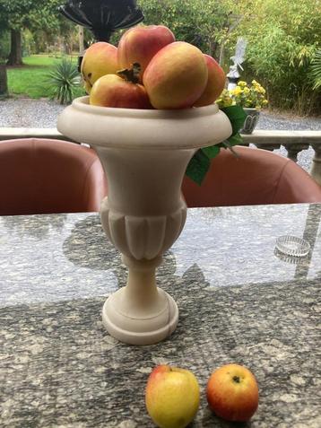 Marmeren albasten oude vaas fruitschaal groot model beschikbaar voor biedingen
