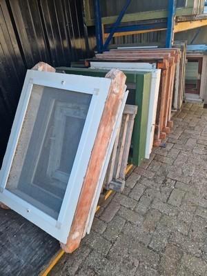 Raamkozijnen beschikbaar voor biedingen