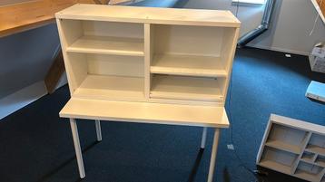 Ikea bureau/tafel met wandkast beschikbaar voor biedingen