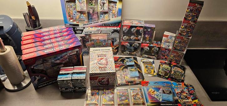 Pokémon Sealed Producten Collectie!, Hobby en Vrije tijd, Verzamelkaartspellen | Pokémon, Nieuw, Boosterbox, Foil, Ophalen of Verzenden