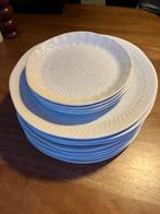 Gratis IKEA borden groot en klein, Huis en Inrichting, Keuken | Servies, Ophalen, Gebruikt, Bord(en), Overige stijlen