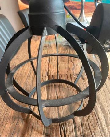 Industriële hanglamp beschikbaar voor biedingen