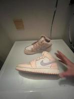 Roze Nike Air Jordan 1 Mid (maat 37.5), Kleding | Dames, Schoenen, Ophalen of Verzenden, Gedragen, Roze, Sneakers of Gympen