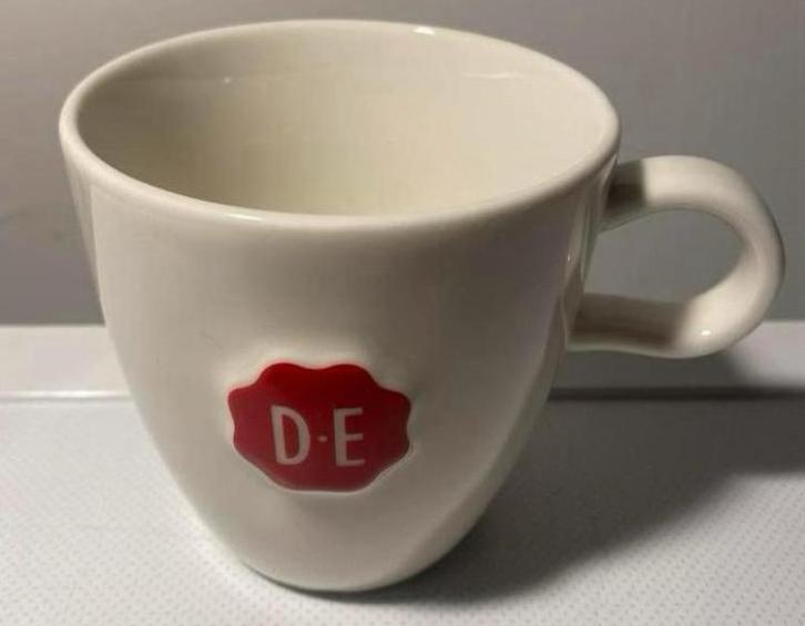 Grote mok van DE met rood logo. H.9,5 cm. Doorsn. 9 cm., Verzamelen, Merken en Reclamevoorwerpen, Zo goed als nieuw, Gebruiksvoorwerp