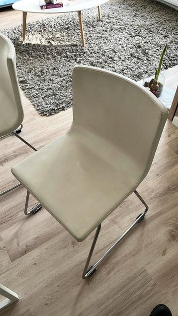 2 Ikea Bernard leren bernard stoelen gratis beschikbaar voor biedingen