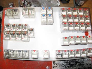 OMRON My2 relais 2P - 24 en 230 Vac beschikbaar voor biedingen