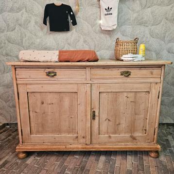 Mooie grenenhouten commode/dressior  beschikbaar voor biedingen