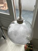 Glazen kerstbal met witte veren, Huis en Inrichting, Woonaccessoires | Kussens, Ophalen of Verzenden, Zo goed als nieuw, Wit, Rond