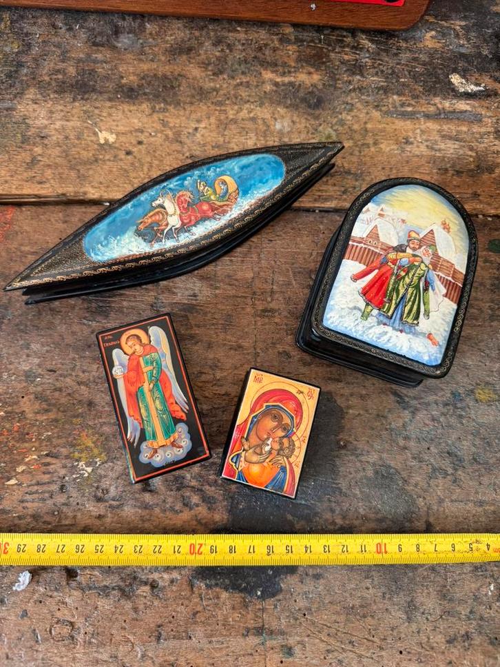 4 oude handbeschilderde Russische lakdoosje, Antiek en Kunst, Curiosa en Brocante, Ophalen of Verzenden