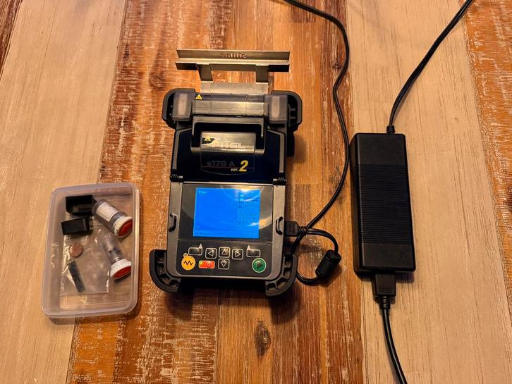 Fitel/ Fujikura s178A V2 fusielas machine (glasvezel), Zakelijke goederen, Machines en Bouw | Industrie en Techniek, Ophalen