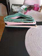 Kleine kleding hangers, Kleding | Dames, Kledinghangers, Ophalen, Gebruikt, Fluweel, Kinderen en Volwassenen
