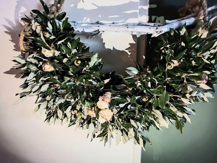 Mooie aparte toef met verse steeneik,  echt een Blikvanger!, Huis en Inrichting, Woonaccessoires | Kransen, Nieuw, Ophalen of Verzenden