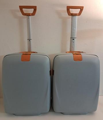 Twee Modern Handbagage cijferslot Hardcase Deze koffer heeft beschikbaar voor biedingen
