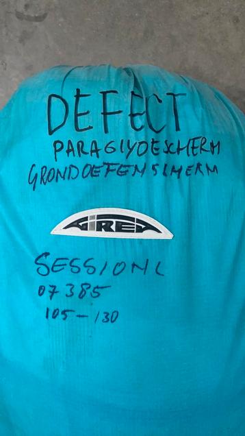 Paraglide scherm grondoefenscherm DEFECT beschikbaar voor biedingen